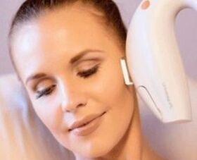 How fractional facial skin rejuvenation is performed
